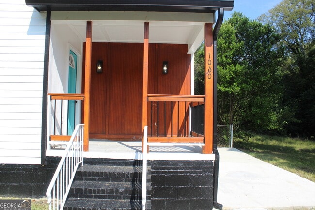 Building Photo - 1060 Cypress Dr