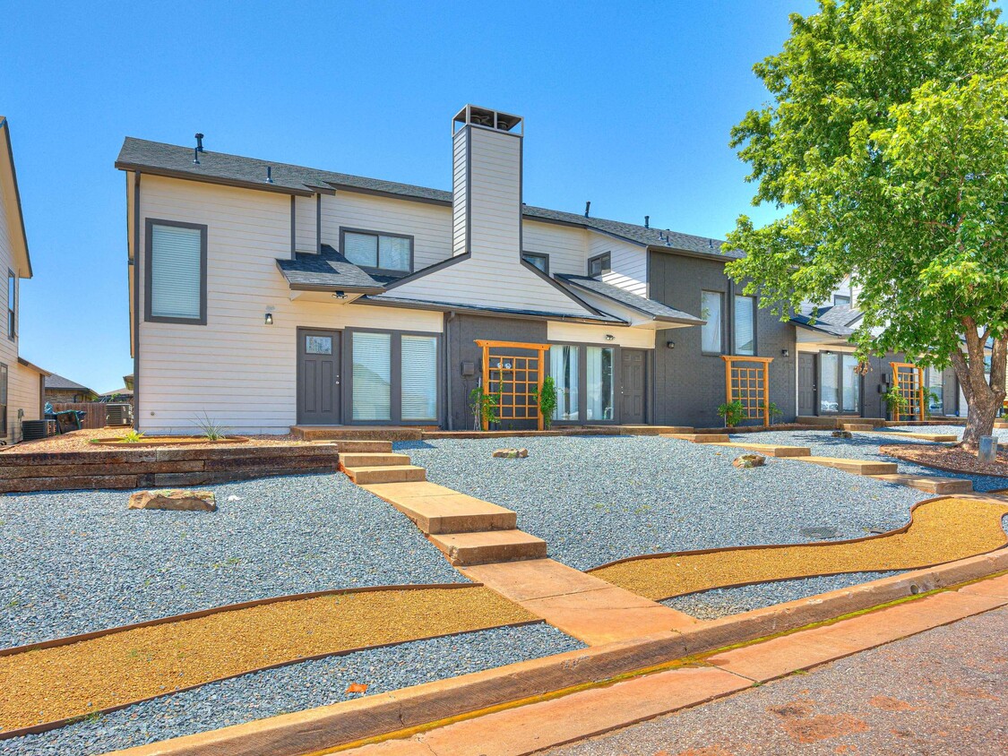 Primary Photo - Diamond Ridge Townhomes