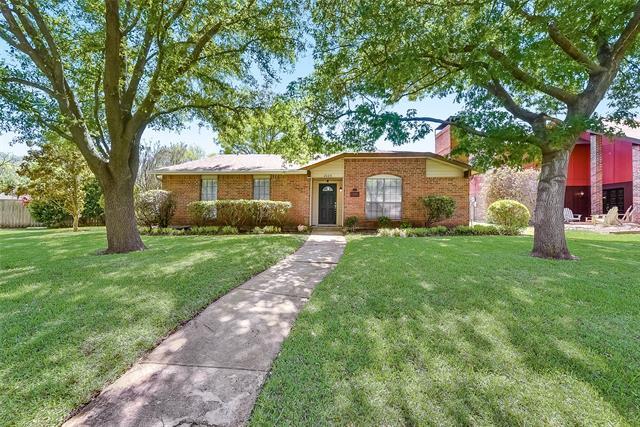 Building Photo - 2620 Charter Oak Dr