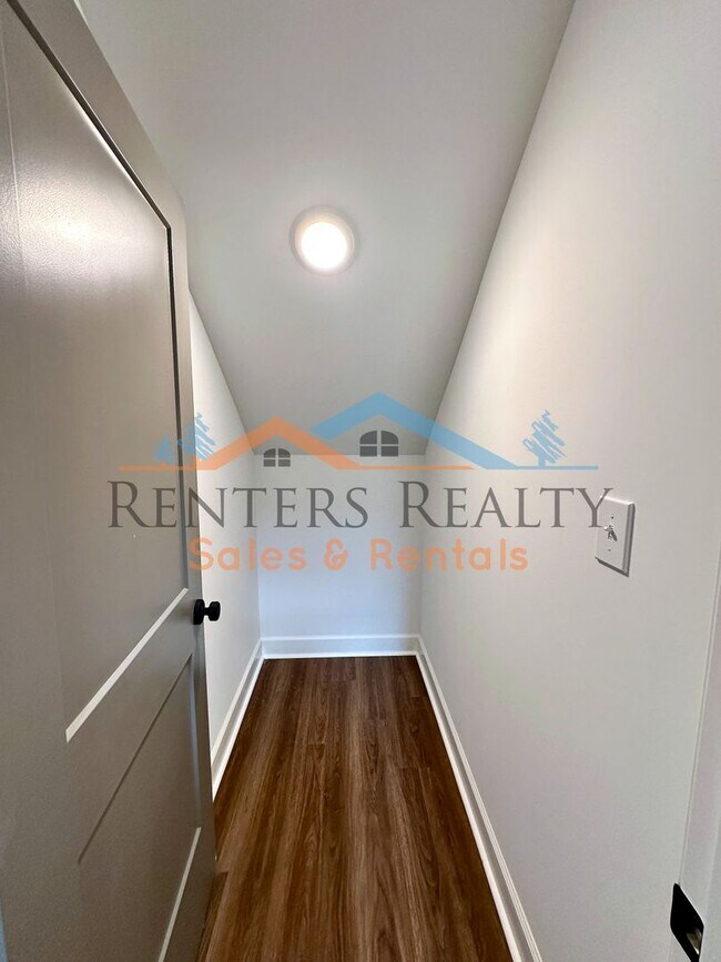 Foto del edificio - 3BR Home with Office, Bonus Room, Large Kitchen Island, 2-Car Garage & Large Yard – Huntsville Li...