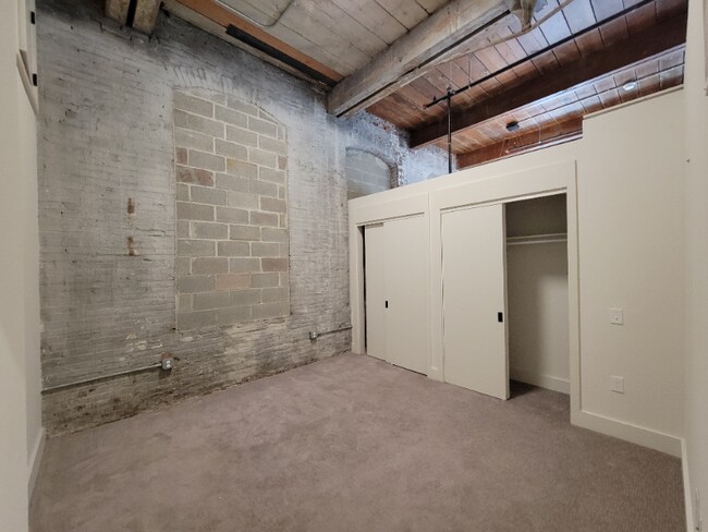 Building Photo - 173 W Berks St