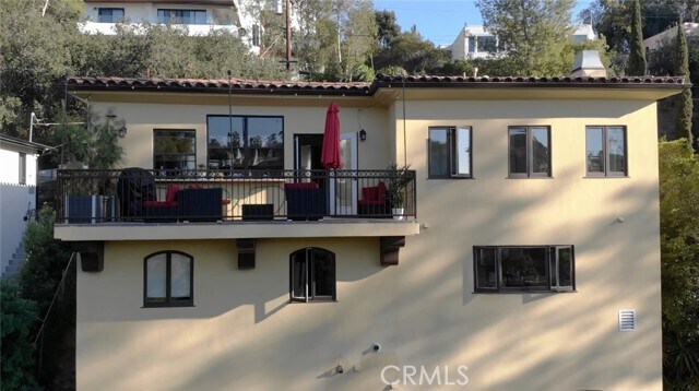 Foto del edificio - 3015 Hollyridge Dr