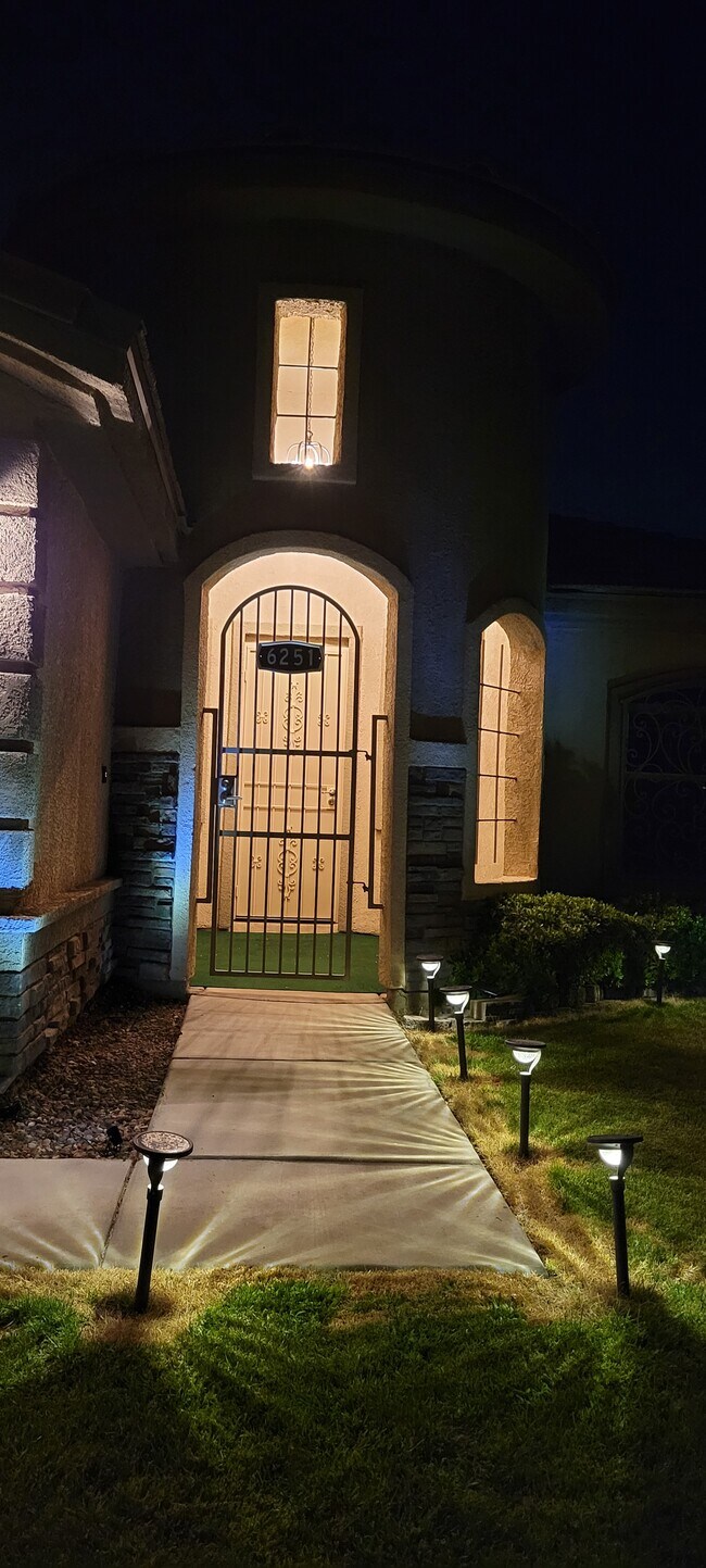 Foto del edificio - 6251 Bunker Commons Ct