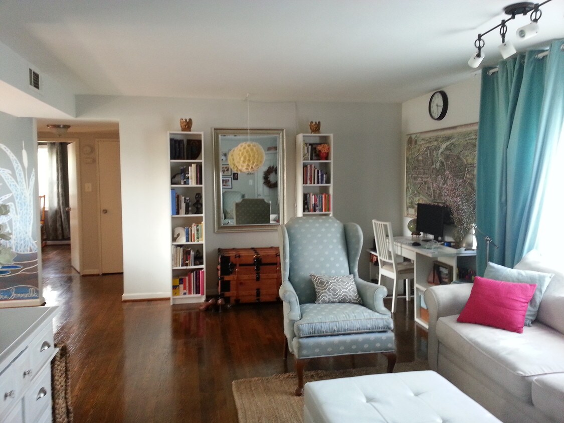 Primary Photo - 9420 Adelphi Rd