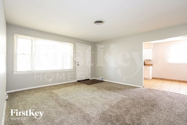 Building Photo - 526 N Westlawn Ave