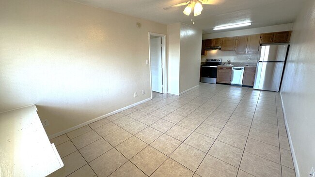 Building Photo - WALK TO CAMPUS 1/1 Condo w/ Stainless Steel Appliances, Walk In Closet, Comm Pool! $1095/month! A...