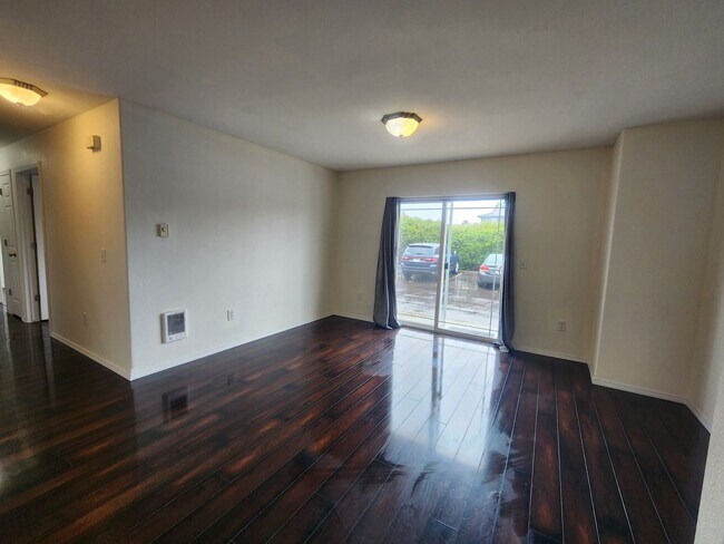 Foto del edificio - 3 bed 2 bath Condo for Rent in Columbia Falls, MT. $2,100/month