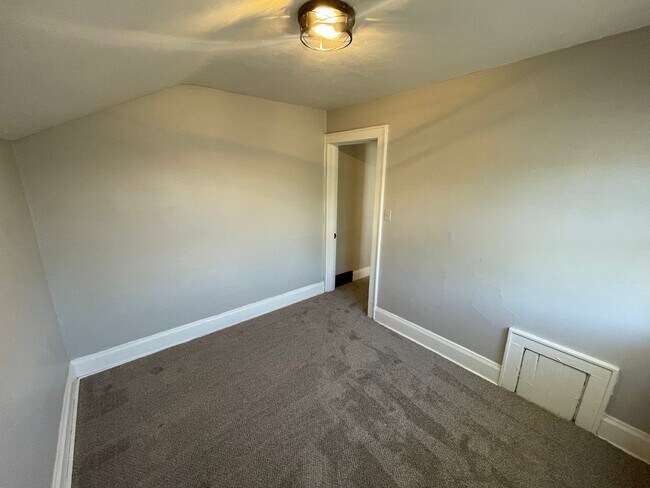 Foto del edificio - 2338 W Keefe Ave