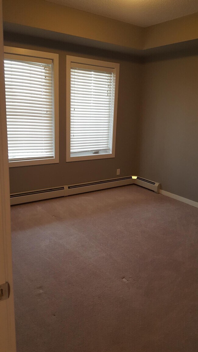 Photo du bâtiment - 2 Bed 2 Bath Unit in Calgary, AB