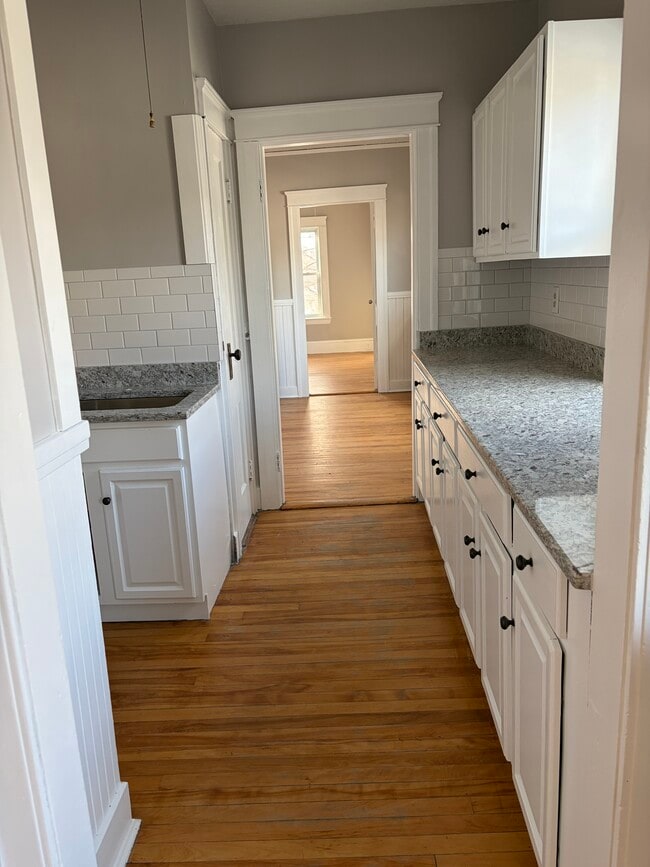 Building Photo - 6 Oliver St