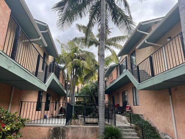 Foto del edificio - 552 Canyon Dr