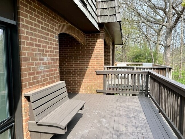 Building Photo - Excellent Potomac neighborhood!