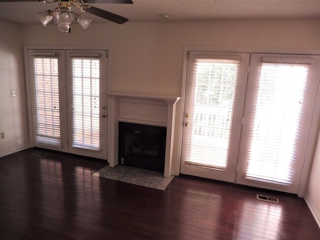 Foto del edificio - 3 or 4 Bedroom / 3.5 Bath Condo Kingsport, TN 37663