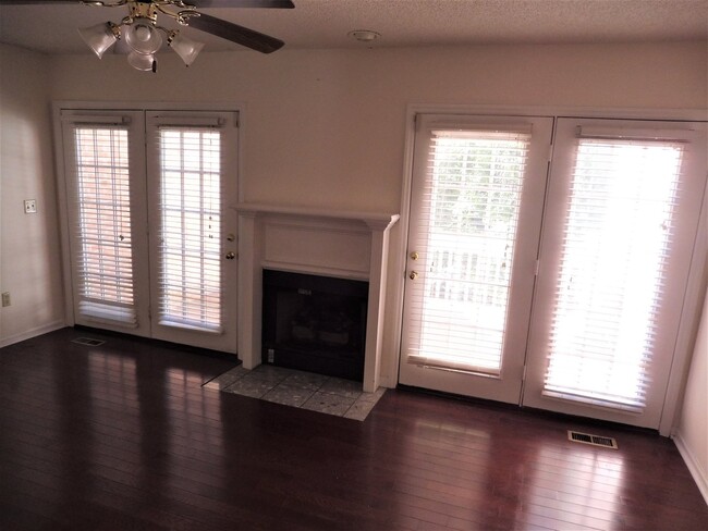 Building Photo - 504 Ashley Oaks Pvt. Dr. Kingsport, TN 37663