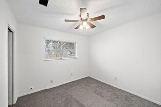 Building Photo - 712 Damon St