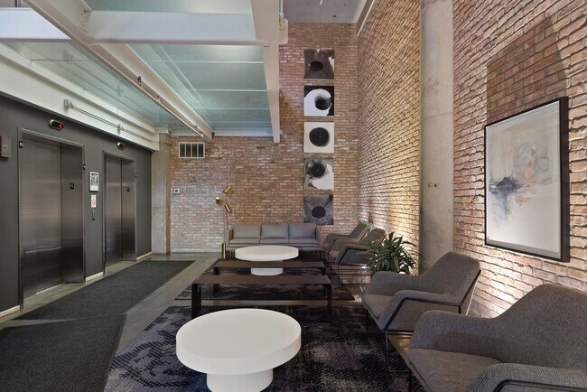 Foto del edificio - 1800 W Grace St