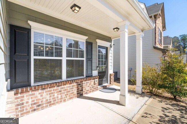 Foto del edificio - 5337 Burrus Ln