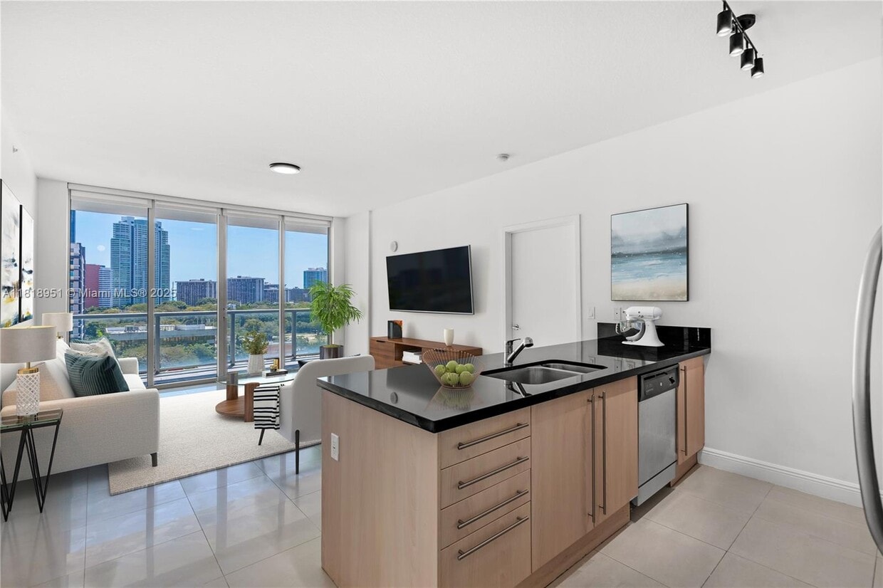 Foto principal - 79 SW 12th St