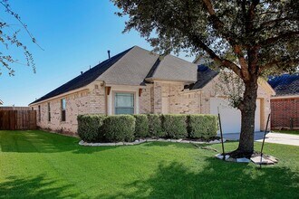 Building Photo - 9606 Arched Oak Dr