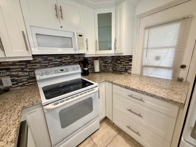 Foto del edificio - 220 Kings Point Dr