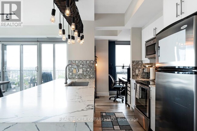 Building Photo - 200 Rideau St