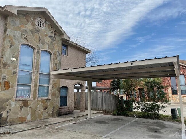 Building Photo - 1505 W Kiwi Ave