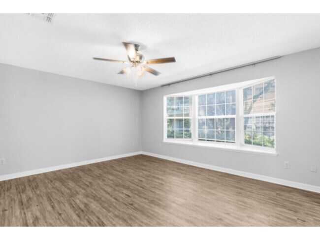 Building Photo - 5521 Executive Dr