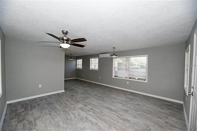 Building Photo - 245 Boca Ciega Dr