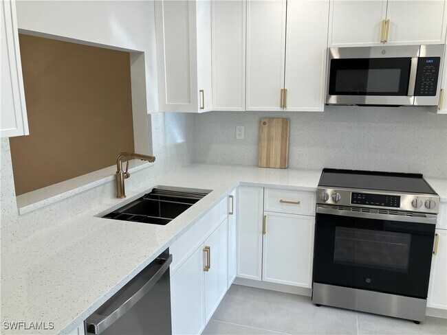 Foto del edificio - 1826 Kings Lake Blvd