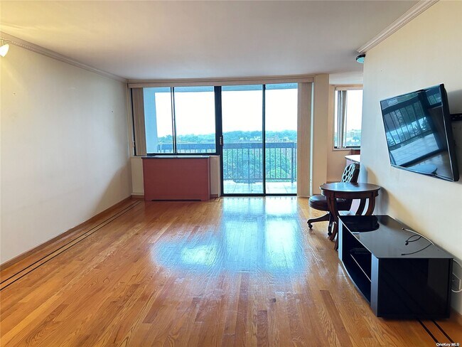 Foto del edificio - One Bay Club Dr