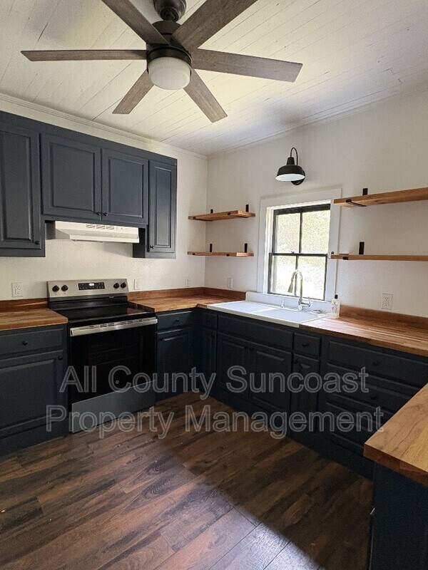 Building Photo - 420 Magnolia St