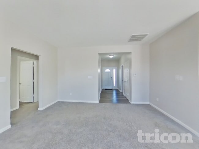 Building Photo - 5367 Shamus Dr