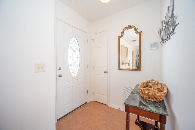 Foto del edificio - Seasonal 2BR/1BA Villa in Quail Ridge Vill...