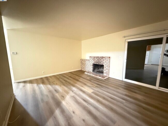 Foto del edificio - 1420 Primrose Way