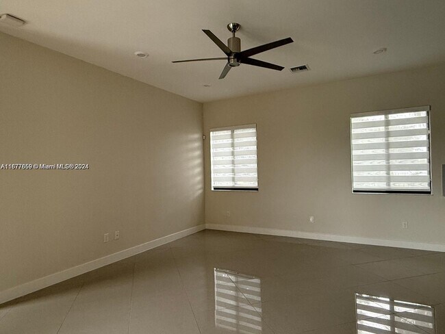 Foto del edificio - 10660 S Lago Vista Cir