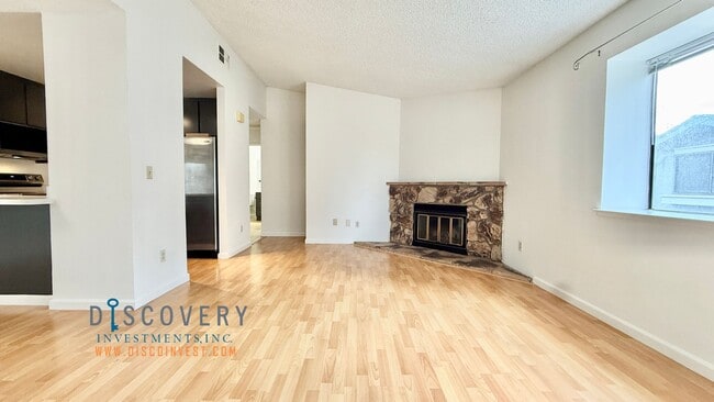 Foto del edificio - Spacious One Bedroom Condominium at Judro Manor