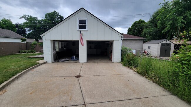 Foto del edificio - 3429 Ingleside Dr