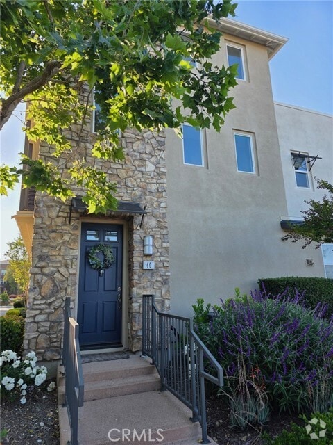 Building Photo - 40 Meridian Dr