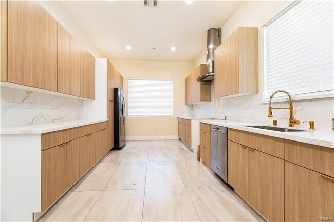 Foto del edificio - 7544 N Claybeck Ave