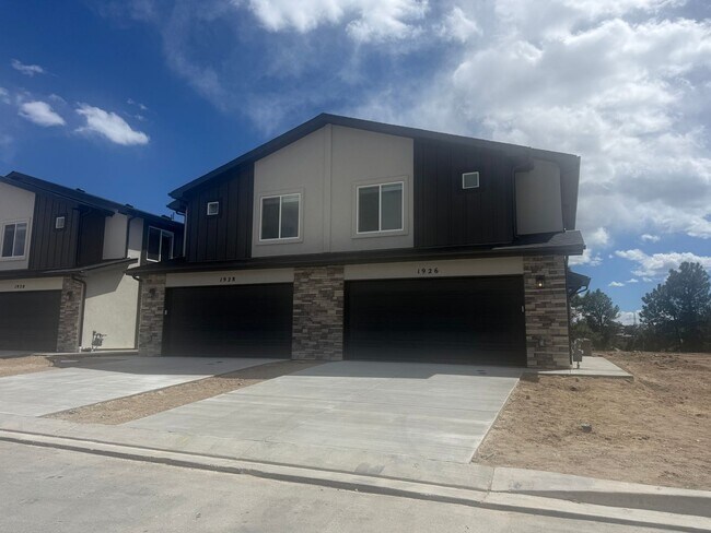 Foto del edificio - New Construction Townhome in University Park