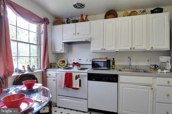 Building Photo - 1620 Rebecca Ct
