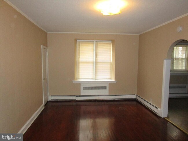 Foto del edificio - 5200 W Montgomery Ave