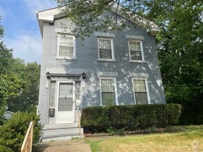 Building Photo - 843 1st St NE