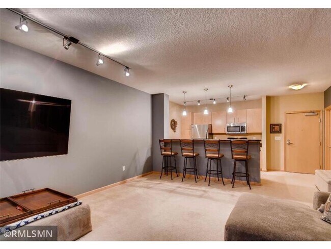 Foto del edificio - 7600 Lyndale Ave S