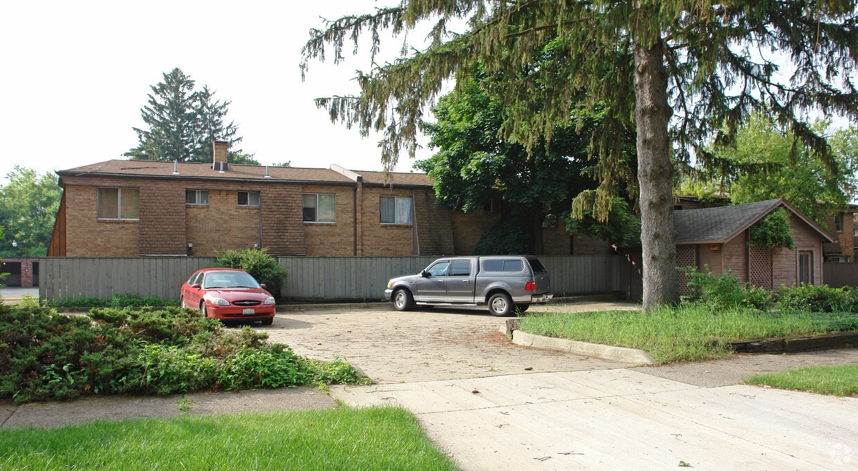 Building Photo - 2431 Northland St