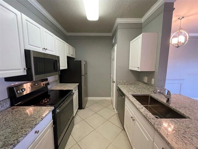 Building Photo - 4323 Bayside Village Dr