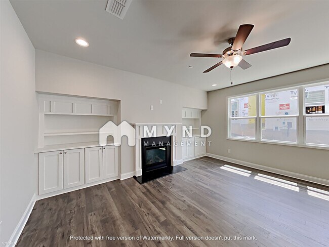 Building Photo - 4 br, 3.5 bath House - 114 Addison Way