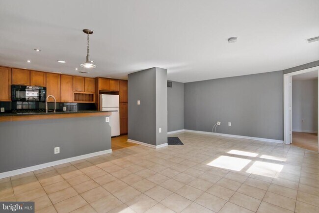 Foto del edificio - 4463 Pembrook Village Dr