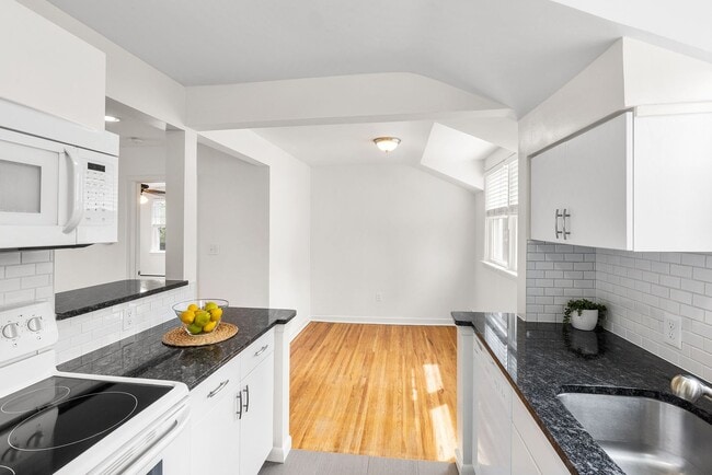 Interior Photo - Paoli Court
