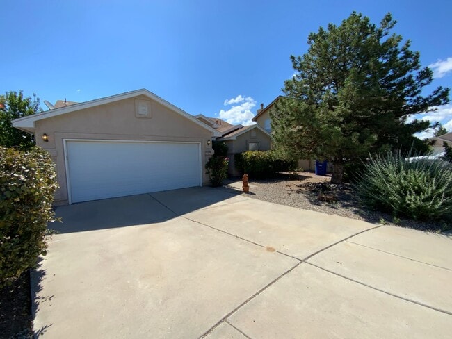 Building Photo - 3 Bedroom Single Story Home Available Near...